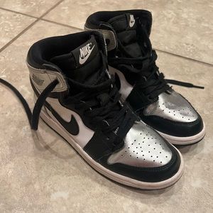 Boys Nike air jordan 2.5 black and silver
